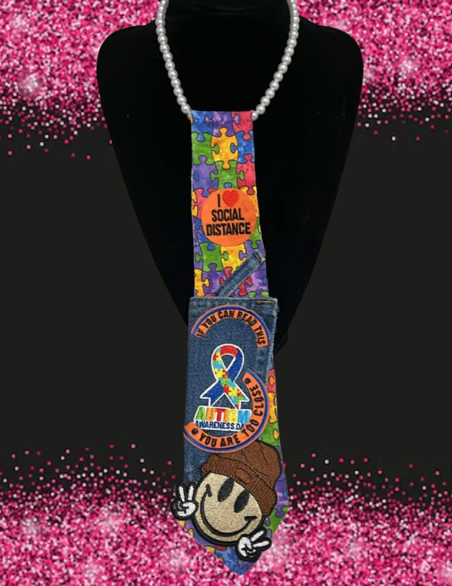 AUTISUM SOCIAL DISTANCE  TIE